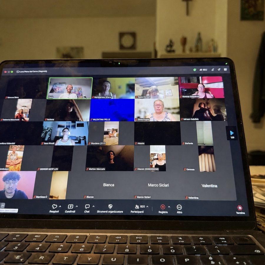 Una diretta con centinaia di persone collegate